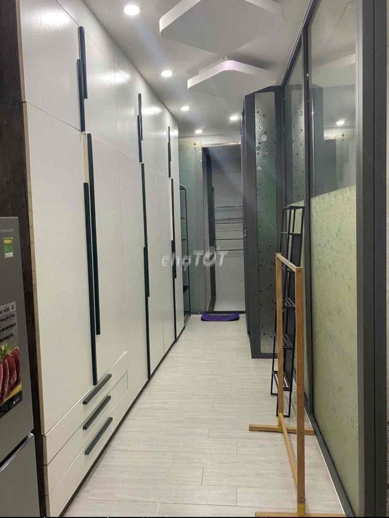 Rent Phạm Văn Chí District 611 million entire 3 story-30 m2 p.m. 3 toilets