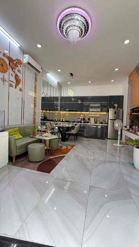 The new full interior is 40 meters 2 floors 3 bedroom 3 st Quang Trung toilet