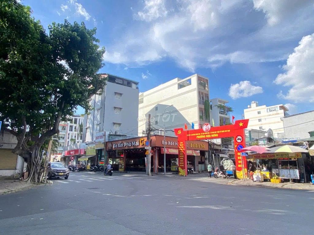 Rent building 2/70 Đồng Nai, District 10-- 11 M, 90 million.