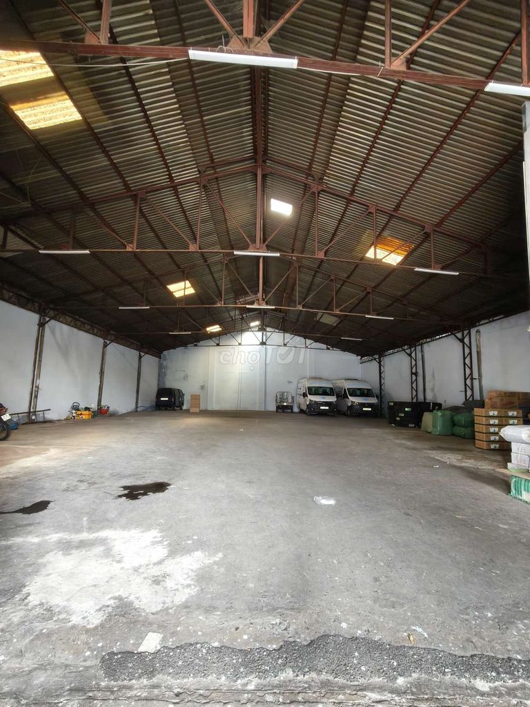 Rent a cash car for Võ Văn Kiệt, 6–476 M2, 17 x28 meters.