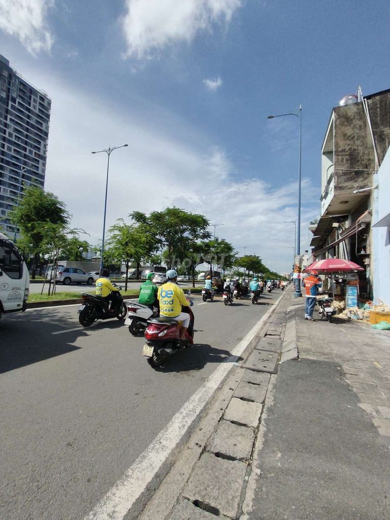 Rent a cash car for Võ Văn Kiệt, 6–476 M2, 17 x28 meters.