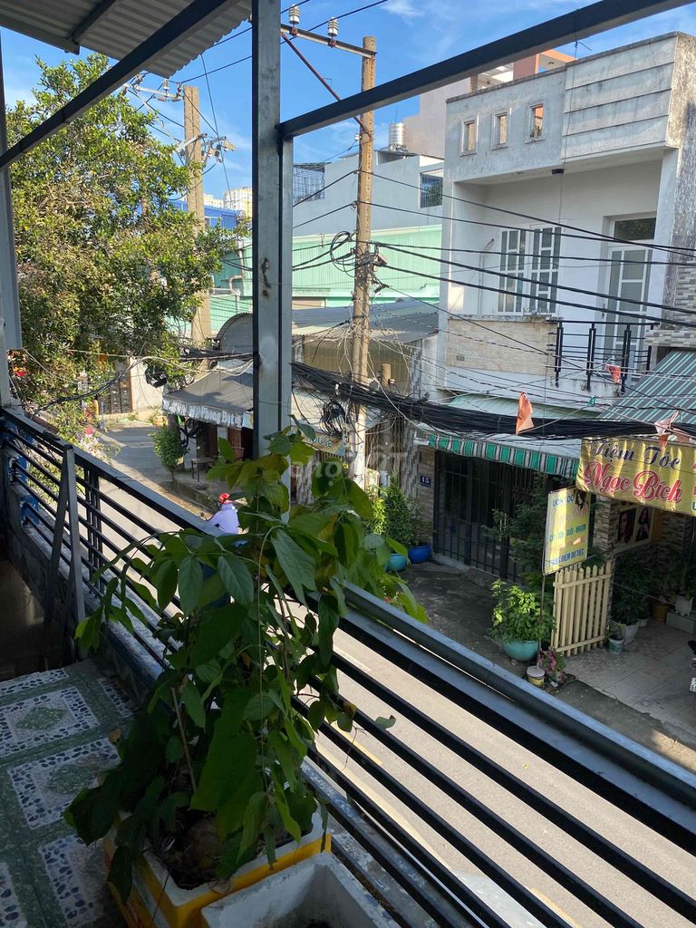 small business front house.