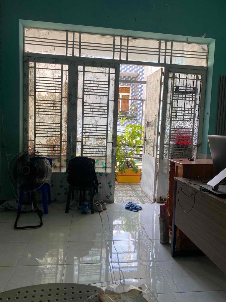 small business front house.