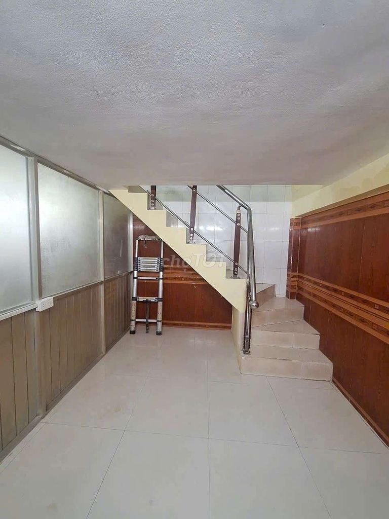 Trần Hưng Đạo-7.5-420 County. One back. Three bedrooms. Two clean toilets.