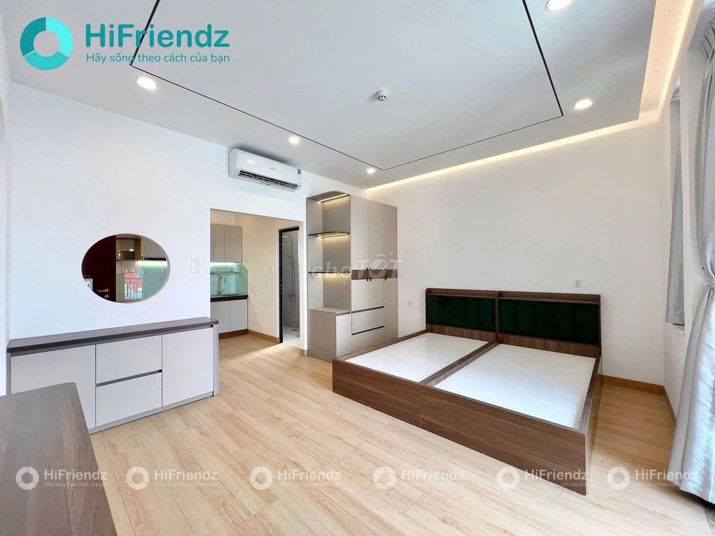 studio 4 X 35 meters with balcony, super open windows in the microettel building.
