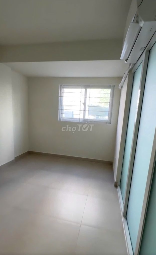 Rent apartment 68 m2 2 bedrooms 2 toilets with basic interiors at 7.5 million a month.