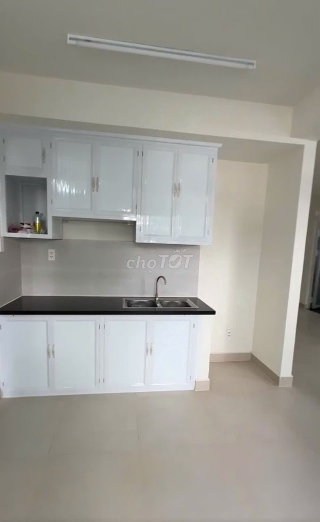 Rent apartment 68 m2 2 bedrooms 2 toilets with basic interiors at 7.5 million a month.