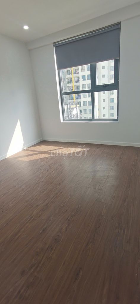 Five million a month -- find the apartment. One bedroom for the staff.