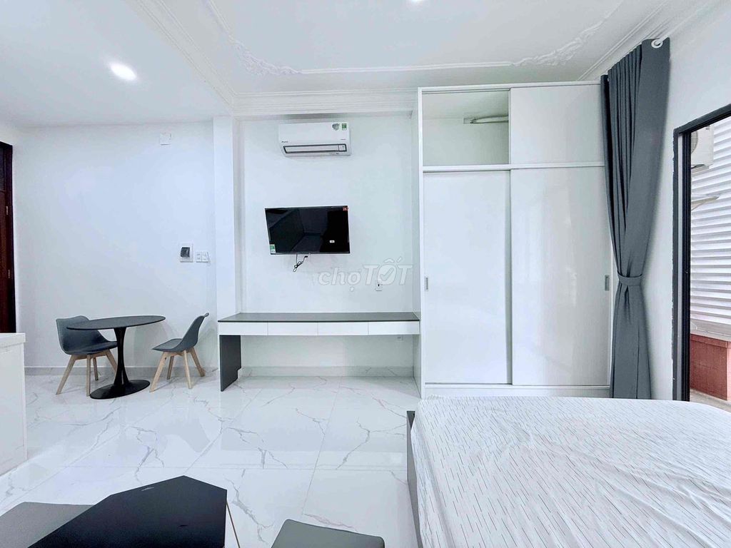 Open the 40-foot-wide bancol apartment, full comfort right here in District 3.