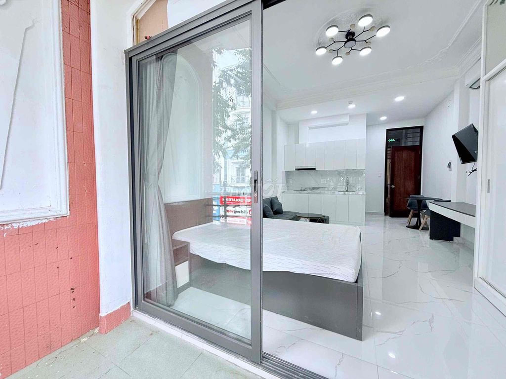 Open the 40-foot-wide bancol apartment, full comfort right here in District 3.