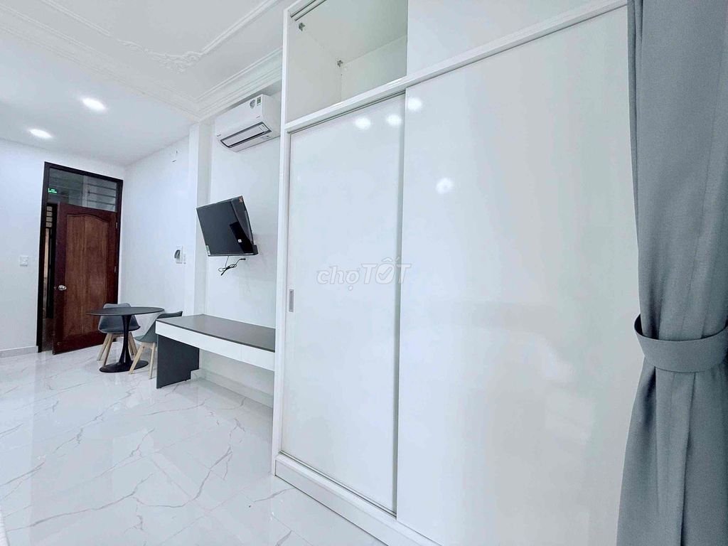 Open the 40-foot-wide bancol apartment, full comfort right here in District 3.