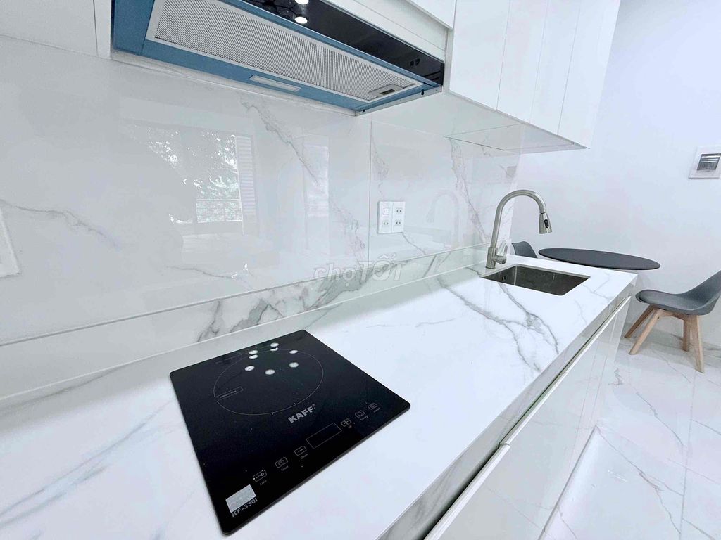 Open the 40-foot-wide bancol apartment, full comfort right here in District 3.