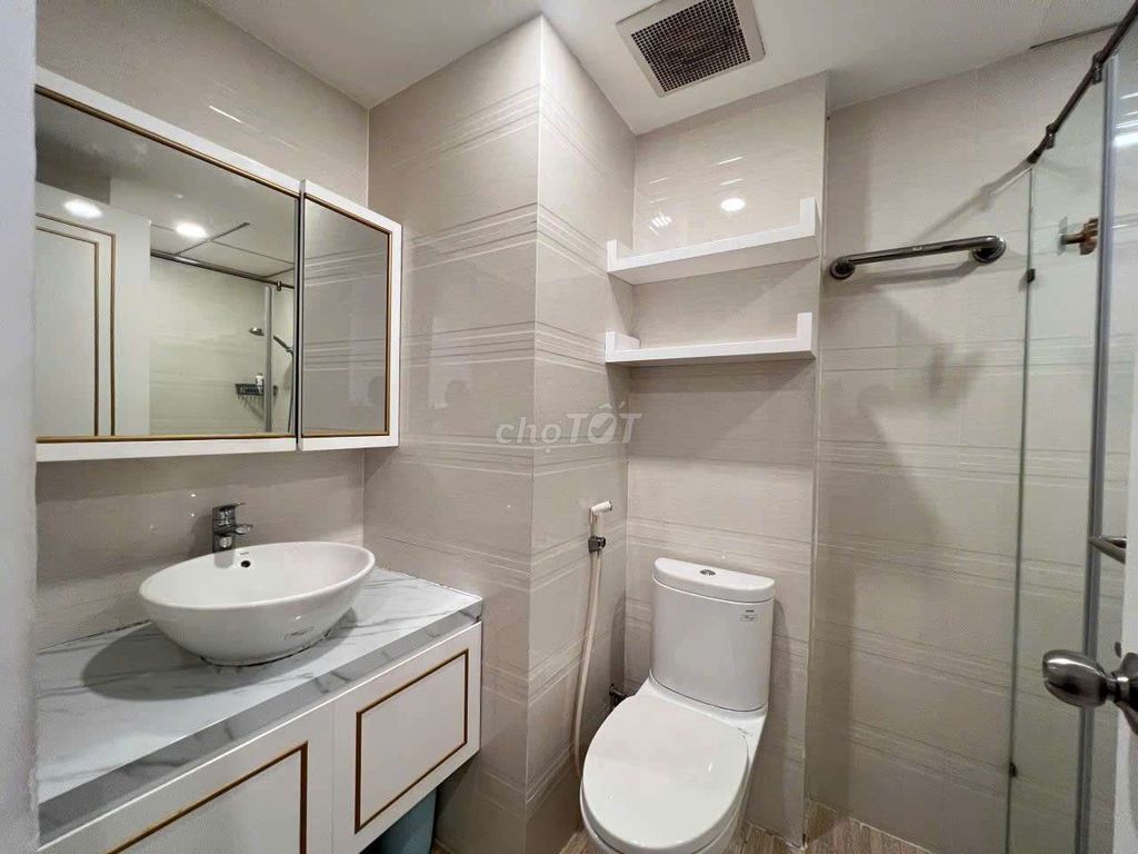 One bedroom. A 9 million Novaland Orchard Garden apartment.
