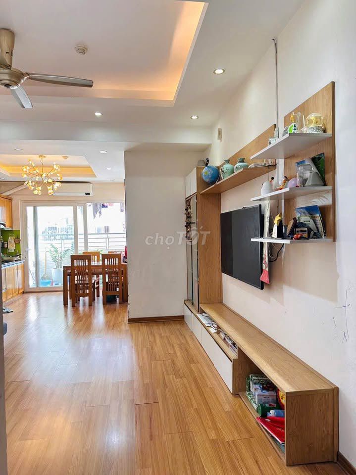 Valeo Đầm Sen residence, 318 Trịnh Đình Trọng -3 bedrooms cost 15 million a month.