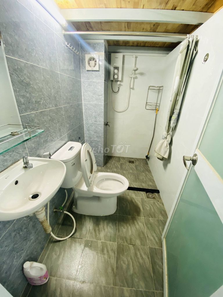 Rent a new room - close to law school
