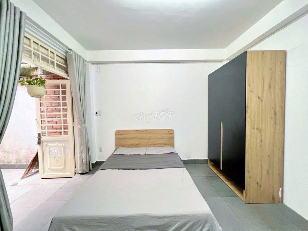 Two bedrooms full of super large interiors right at Nguyễn Thái Sơn.