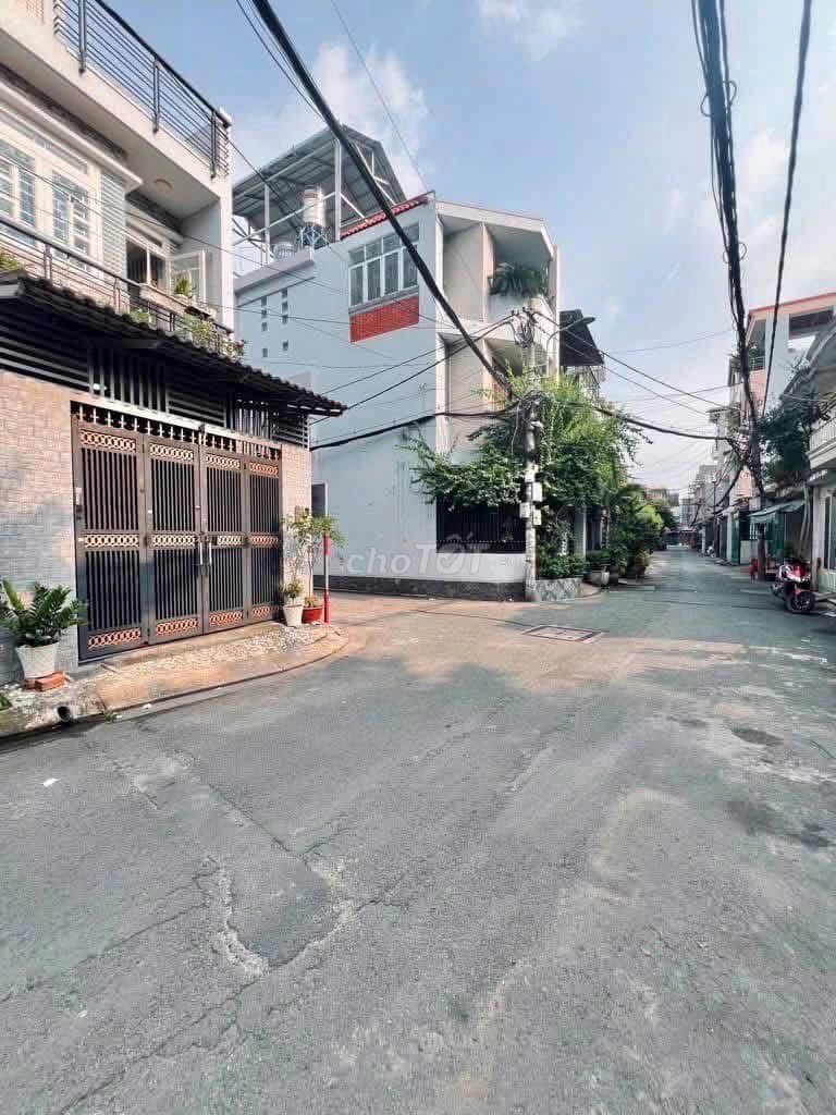 Renting a two-way corner of the truck-- Trần Thái Tông, Tân Bình
