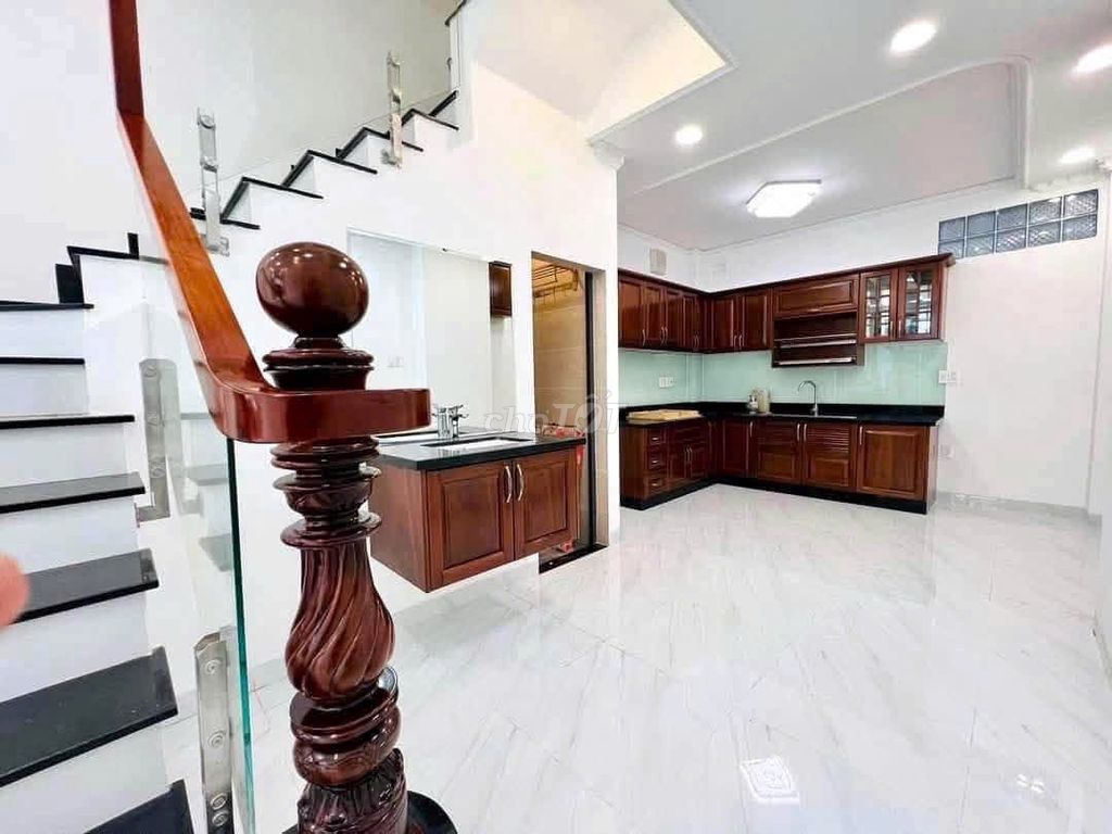 I'll rent an area: 4 X15 M Đinh Bộ Lĩnh, District 22, Bình Thạnh