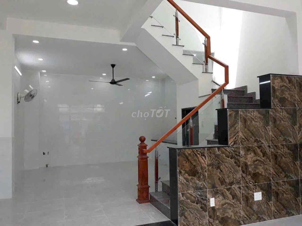 Home 1 1 st floor - 5.5 X 1 01 M - Mặt Tiền Đường through