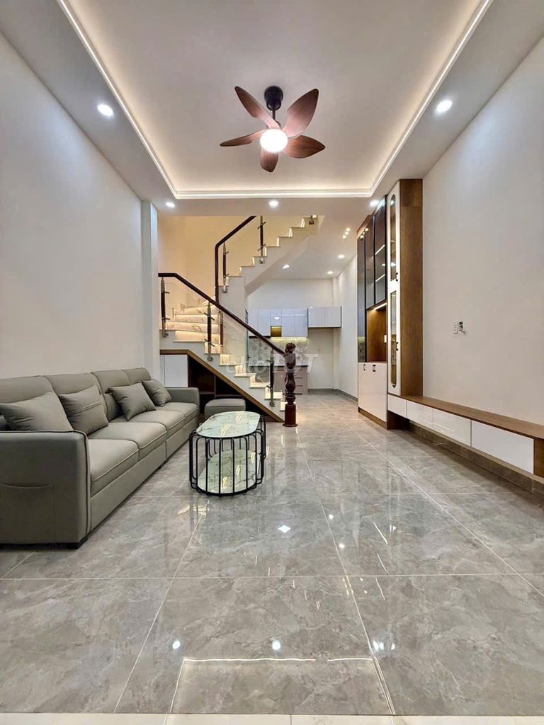 Need to rent an alley building. 54/3 A Đào Duy Anh-7*9 Q.Phú Nhuận