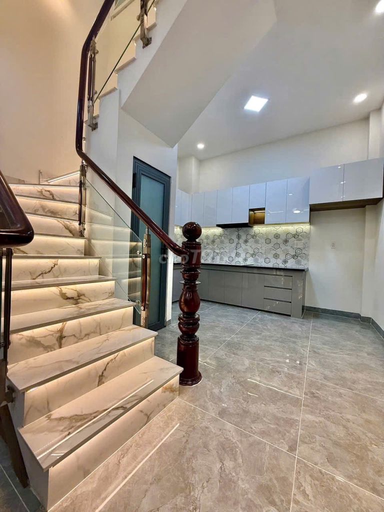 Need to rent an alley building. 54/3 A Đào Duy Anh-7*9 Q.Phú Nhuận