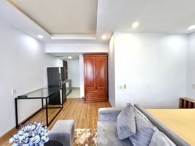 The high-end apartment is right near the University of Tescence.