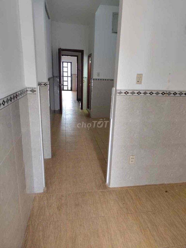 Rent three floors as a house service 15th street front at the New Turtle's Market