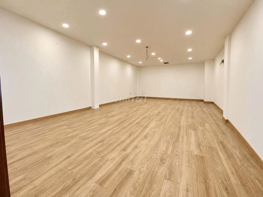 Rent 25 Cư Xá Trần Quang Diệu, District 3 – 5 floors, 65 million.