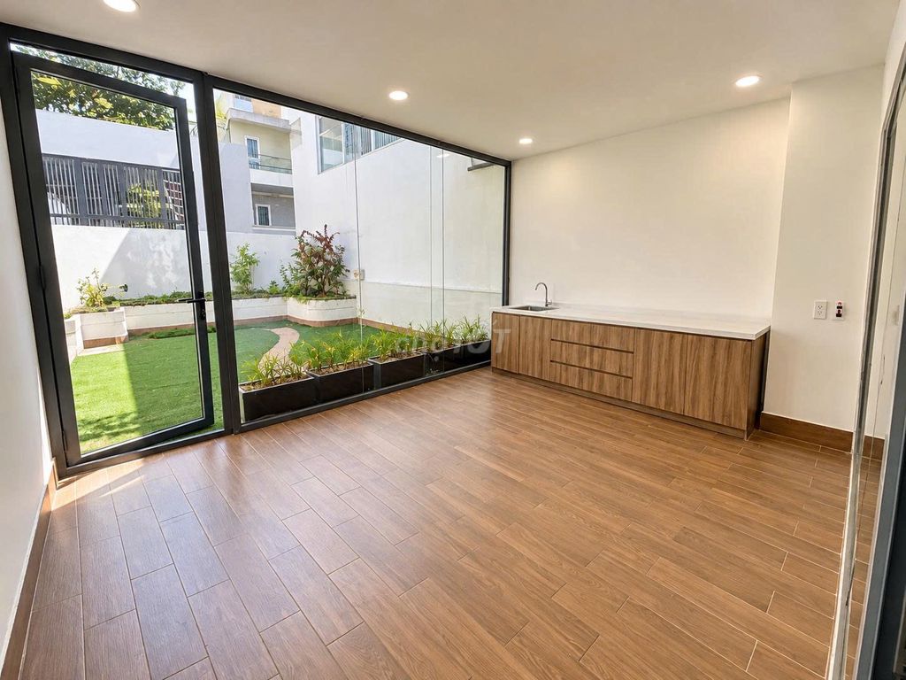 Rent 25 Cư Xá Trần Quang Diệu, District 3 – 5 floors, 65 million.