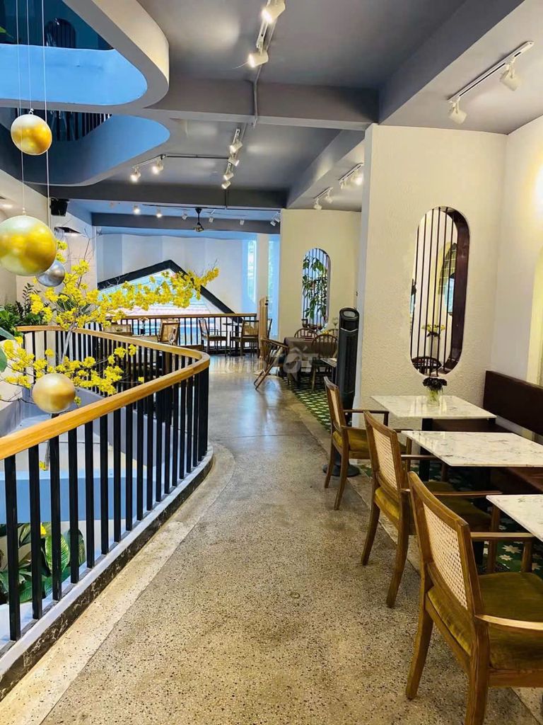 Rent a Nguyễn Thị Minh Khai District 3 7 X30 M ground and floor for 45 million