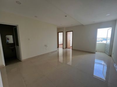 Renting three bedrooms, two empty toilets, 8 million Dream Home Palace District 8