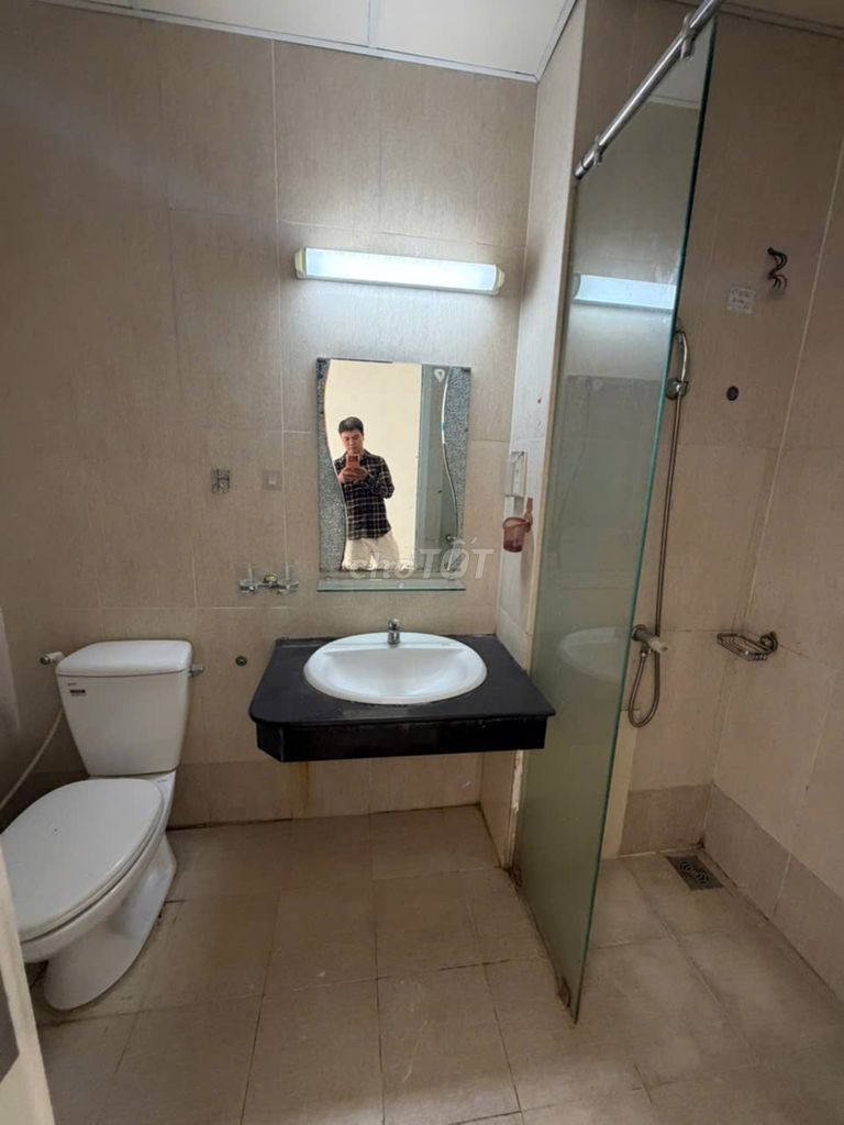 Need to rent Tara Tạ Quang Bửu-7.6 District 8 area 90 meters, 3 bedrooms, 2 toilets for 11 million