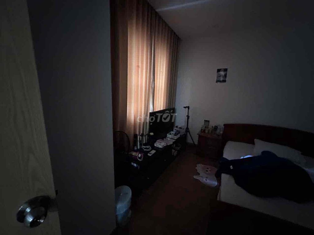Three bedrooms are rare for Cityland Park Hill 100 meters tall.