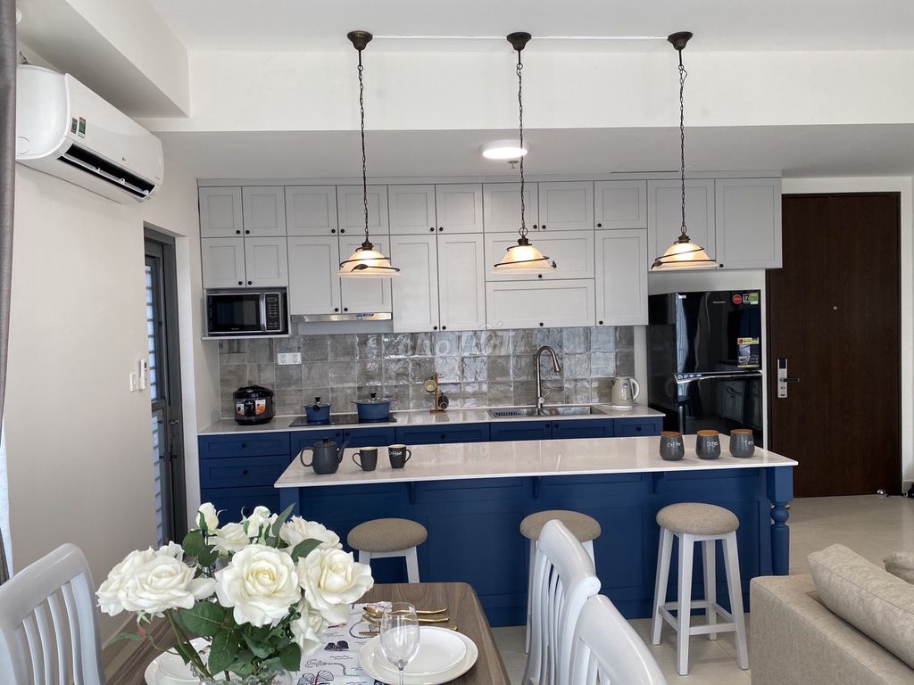 Urban Hill 3 bedrooms, super nice house right here. Finelife pmh