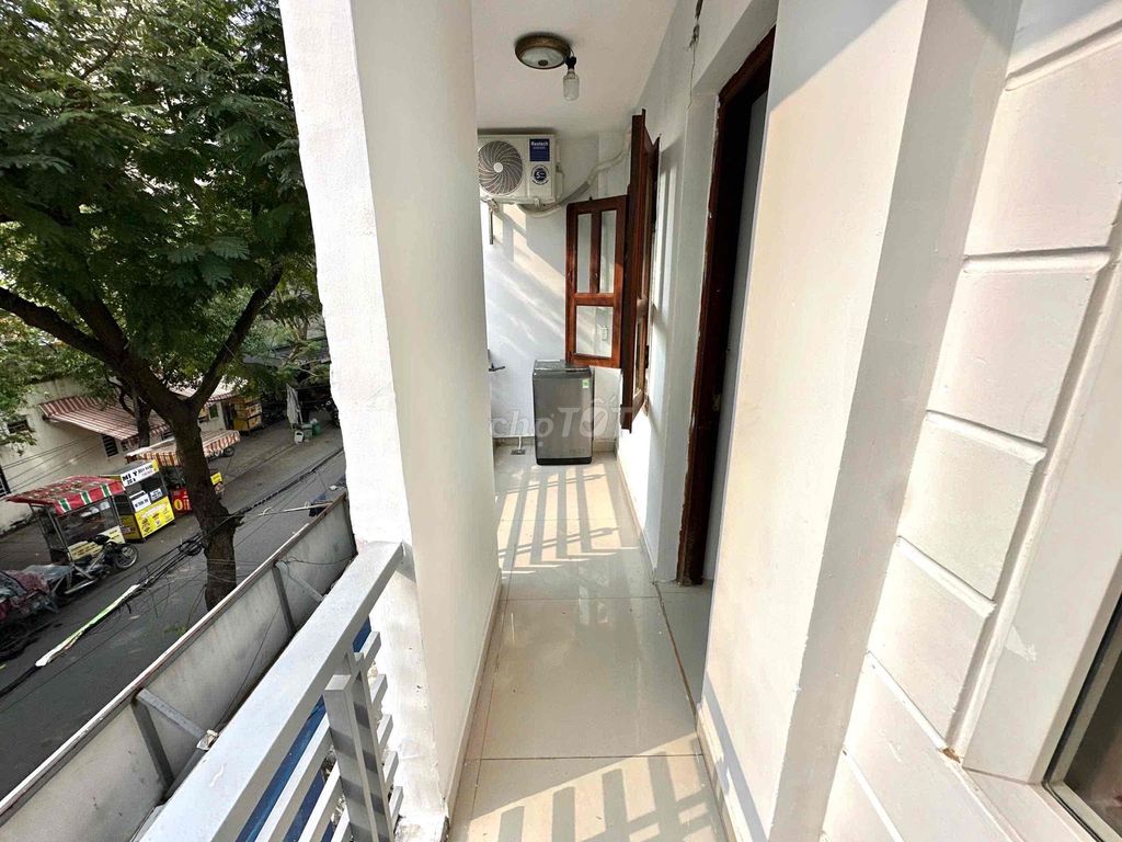 Two bedrooms plus one living room. Full interior balcony right here at Lang University.
