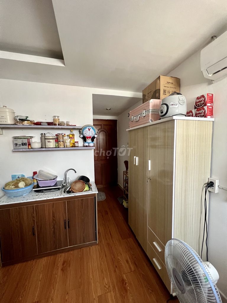 Rent a room near the airport.