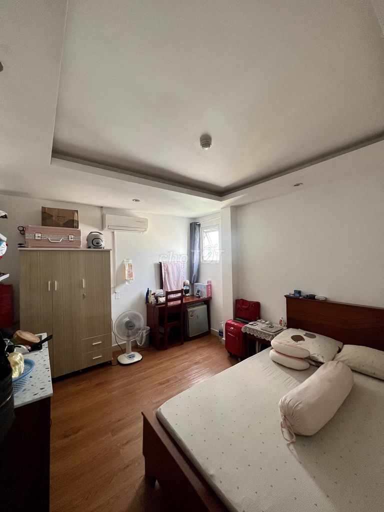 Rent a room near the airport.