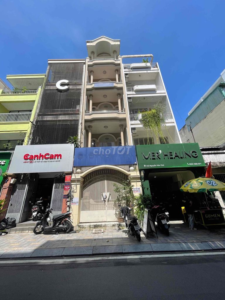 Rent 140 m. Nguyễn Văn Thủ, District 1.