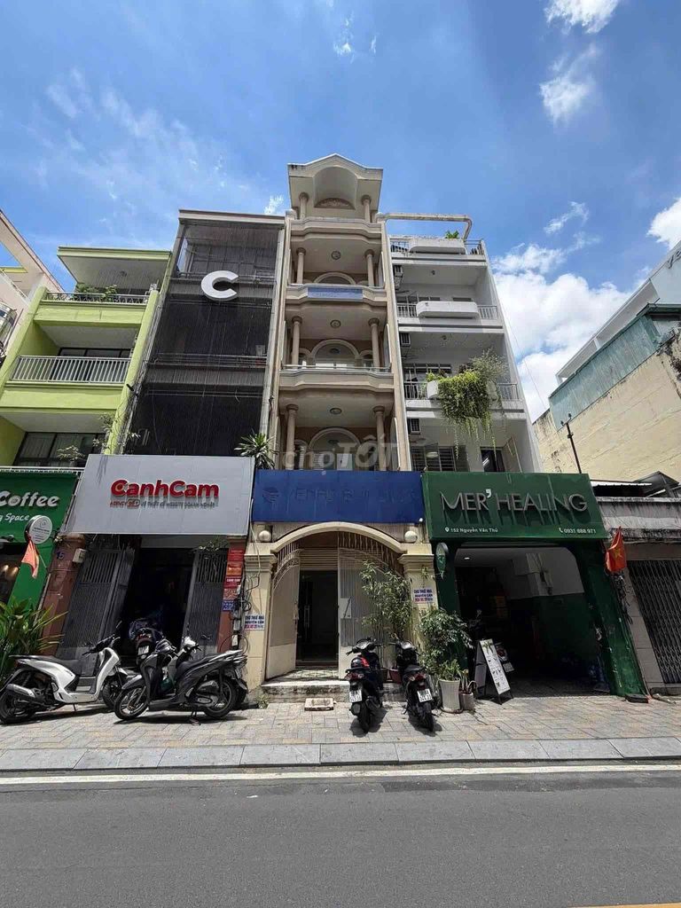 Rent 140 m. Nguyễn Văn Thủ, District 1.