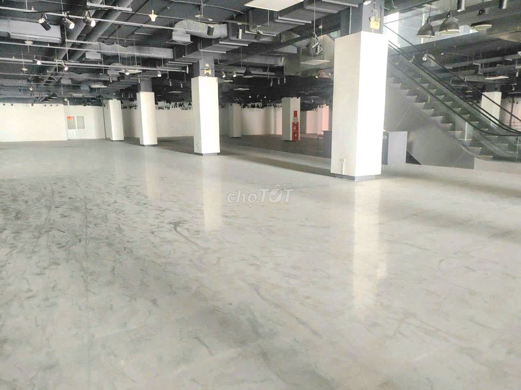 mbkd Phạm Văn Chí 2000 m2 right into the mine now