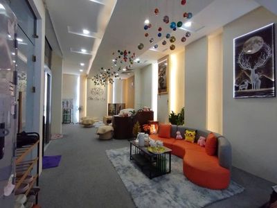Rent 1 Hoa Cau qpn 6 X10 M, area of use 180 M2 M 2nd floor, 25 million