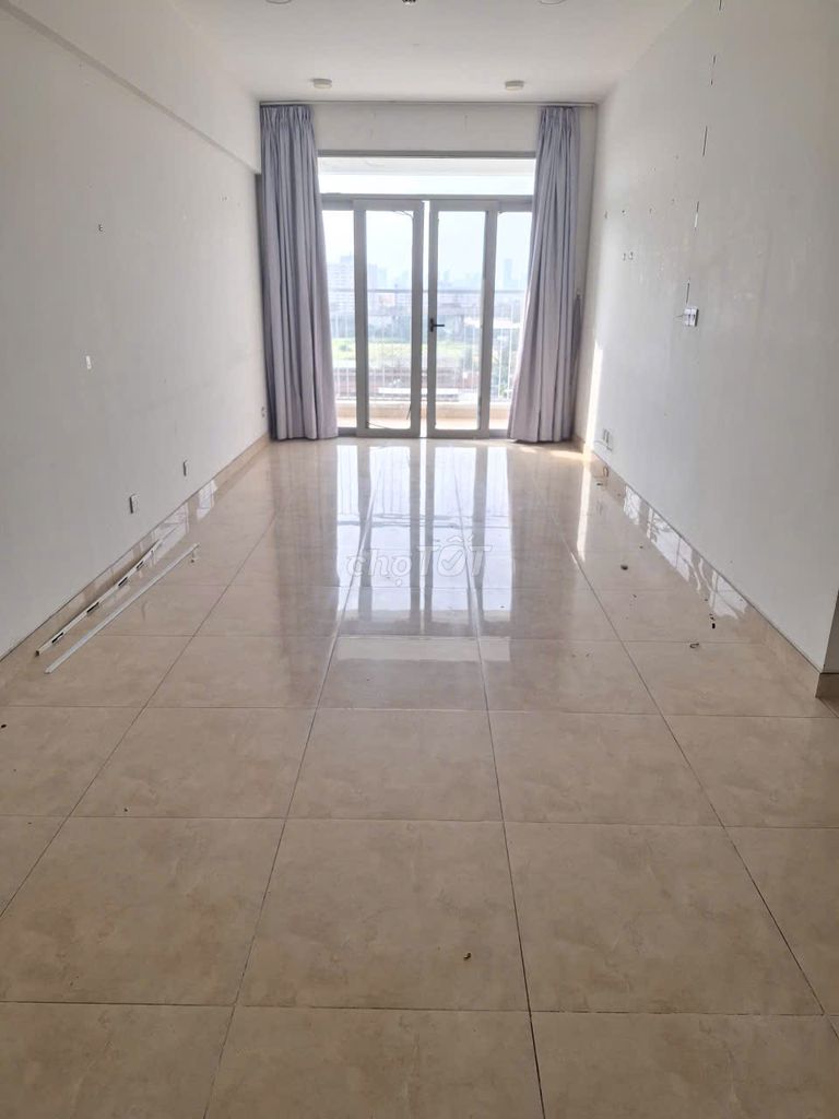 We're renting LuxGarden 3 empty bedrooms for 9 million and 500.