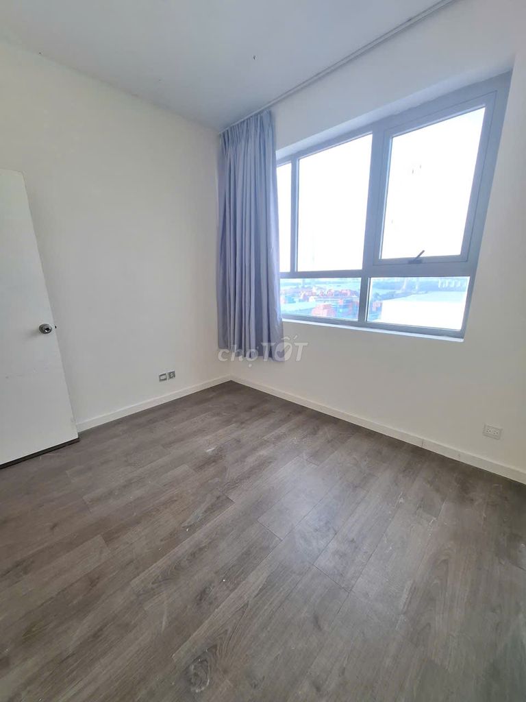 We're renting LuxGarden 3 empty bedrooms for 9 million and 500.