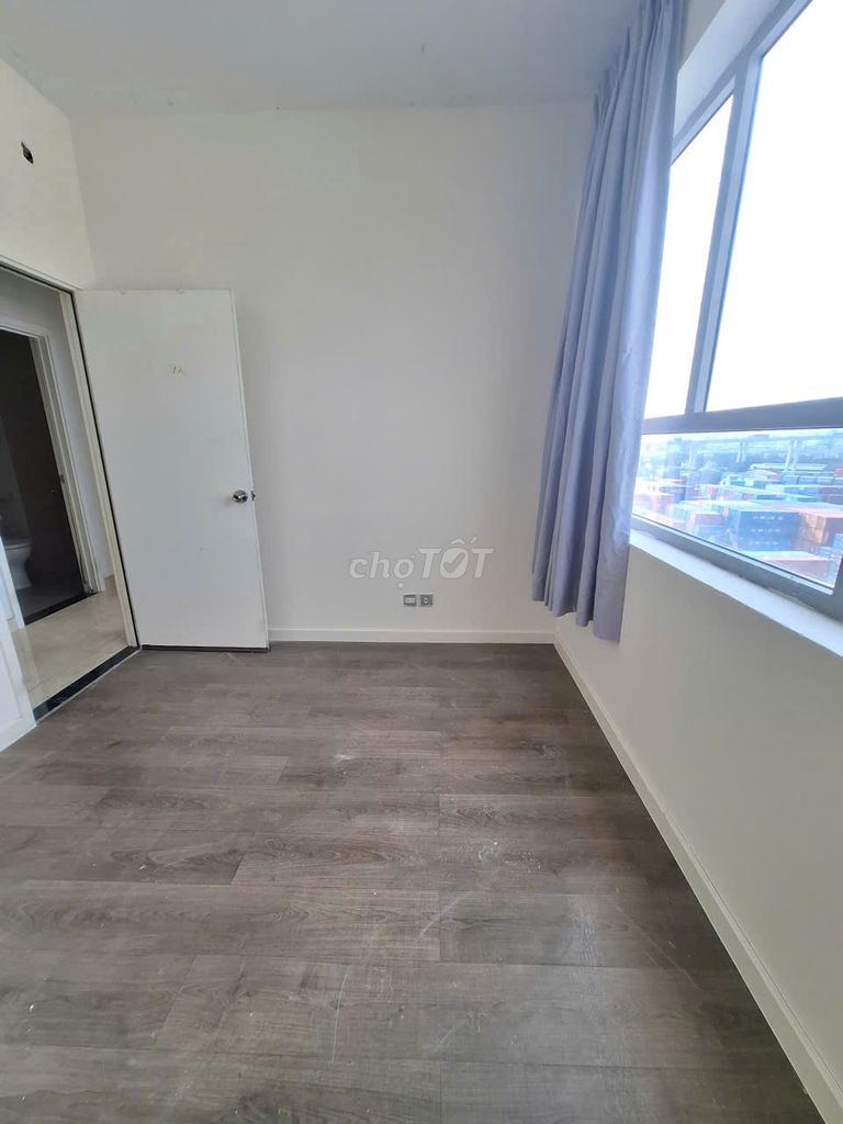 We're renting LuxGarden 3 empty bedrooms for 9 million and 500.