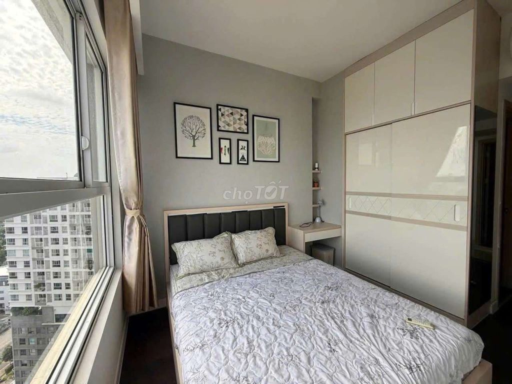 Two bedrooms. Two bathrooms. Undefiated.