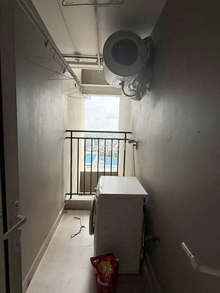 Two bedrooms. Two bathrooms. Undefiated.