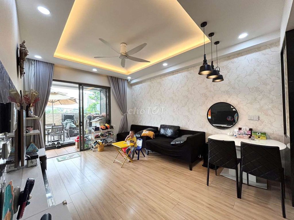 Three bedrooms have a super-size field. Novaland Botanica Premier.