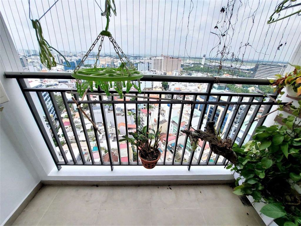 Three bedrooms. Two nice view toilets. Novaland Botanica Premier corner.