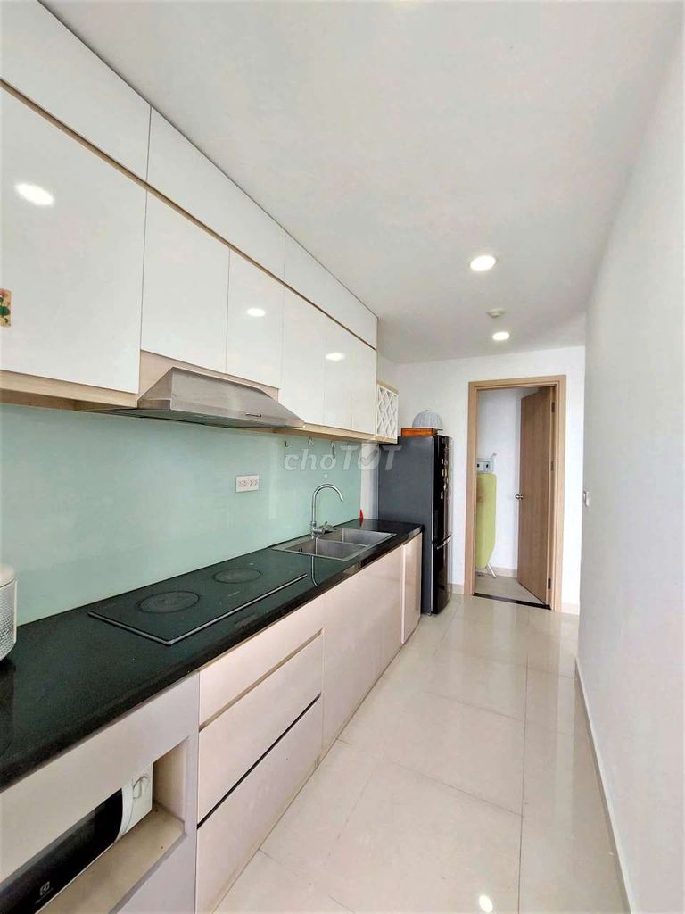 Three bedrooms. Two nice view toilets. Novaland Botanica Premier corner.