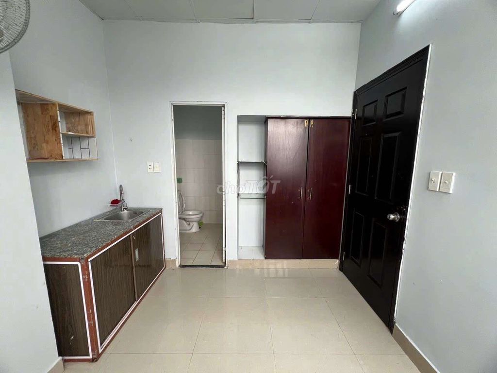 Room Nguyễn Văn Quá
